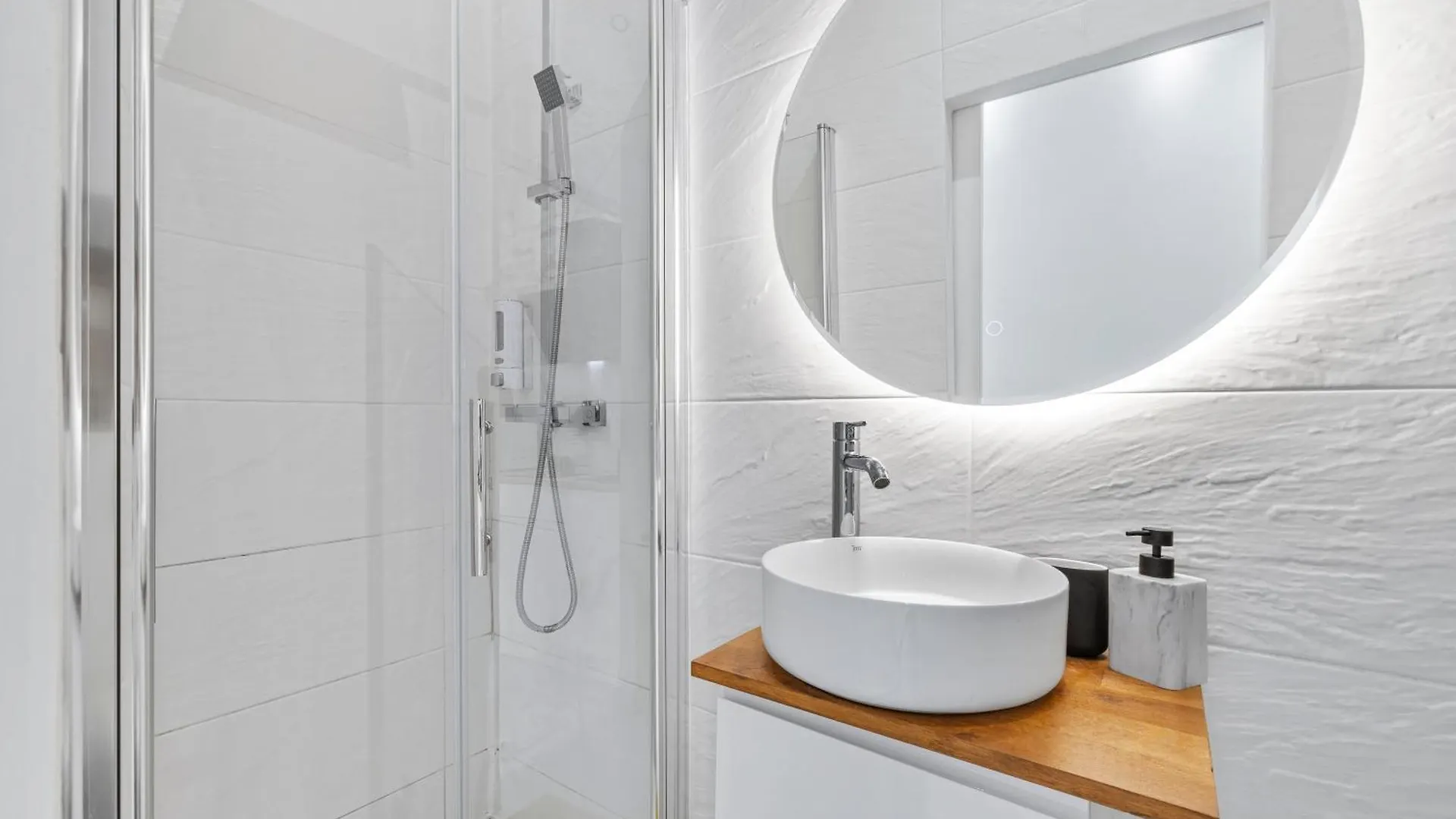 2 Rooms - Hyper Centre - Air-Conditioned - Terrace - Quiet - Tramway - Equipped Kitchen - Wifi Nizza Appartamento